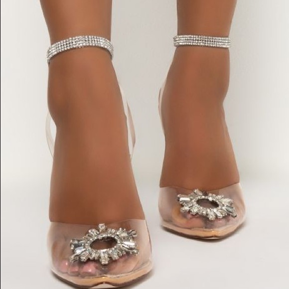 AKIRA Shoes - ❄️NEW! Dancing In The Spotlight Stiletto Pump Chrystal Embellished Broach Strap